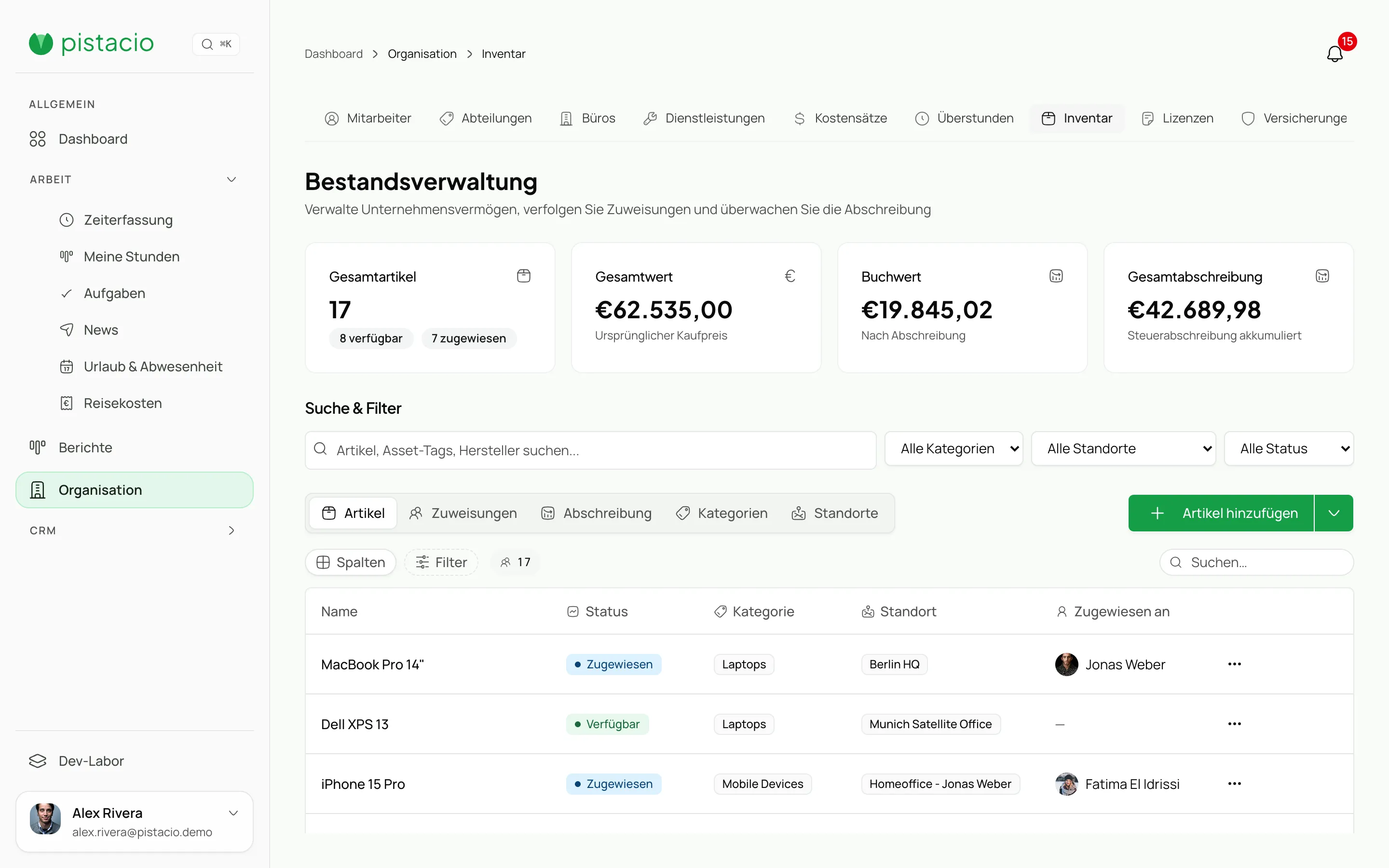 Inventar mit Beständen, Verfügbarkeit und Zuordnung zu Projekten.